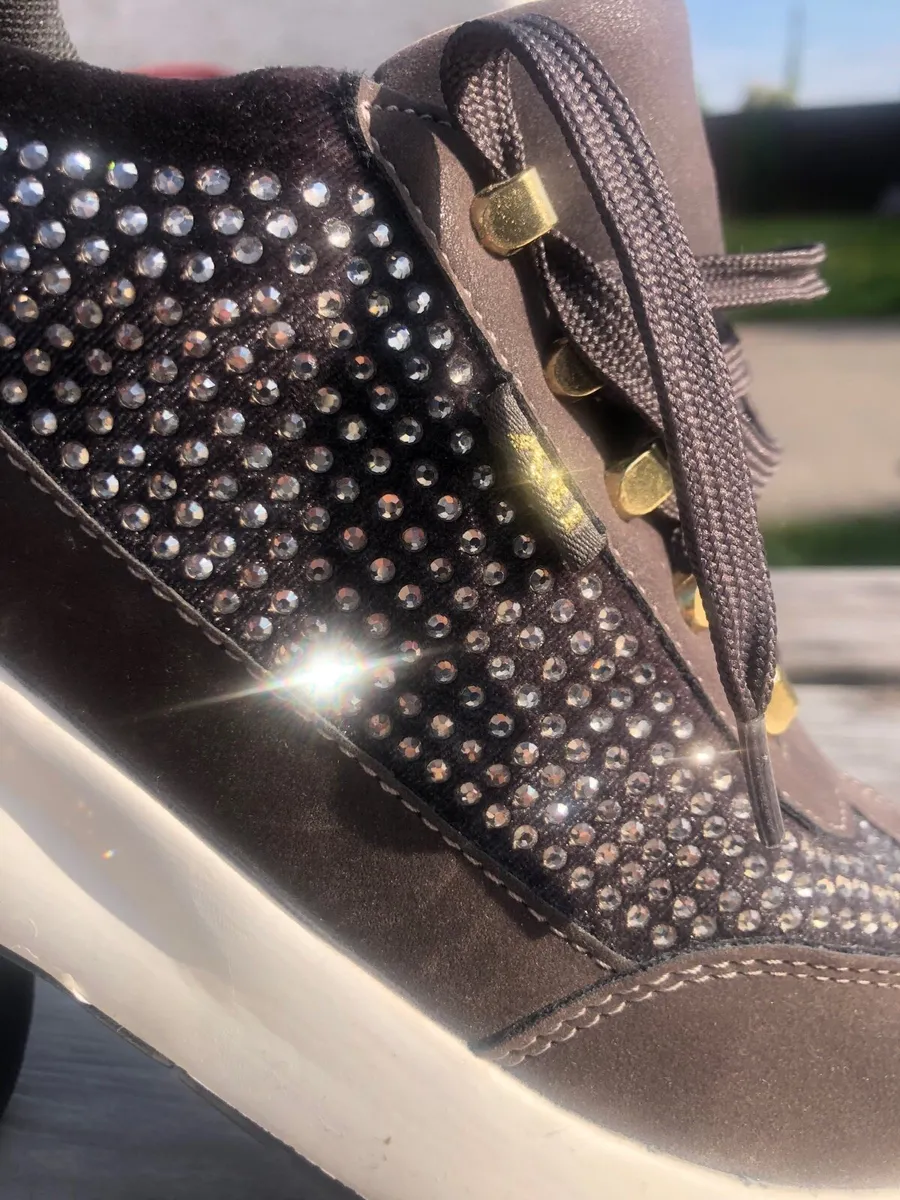 Women’s Trainers. Size 4 - Image 3