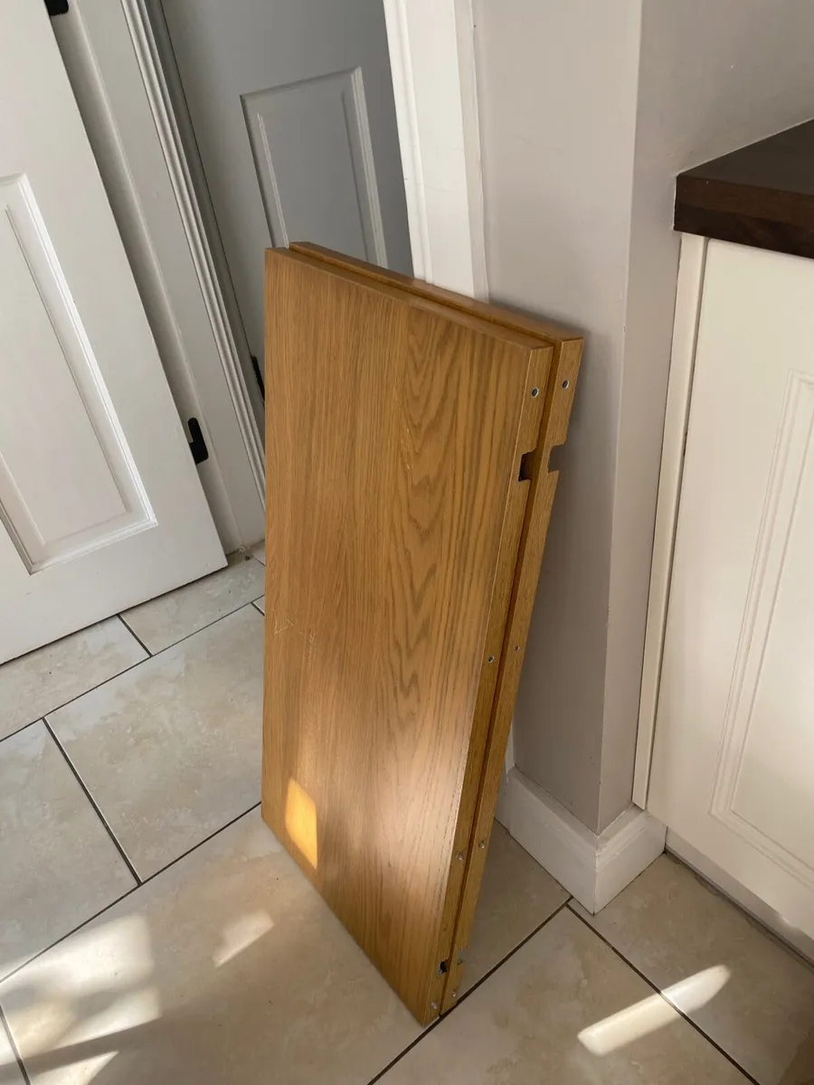 Extendable wooden table, (fits 6, extn fits 10) - Image 4