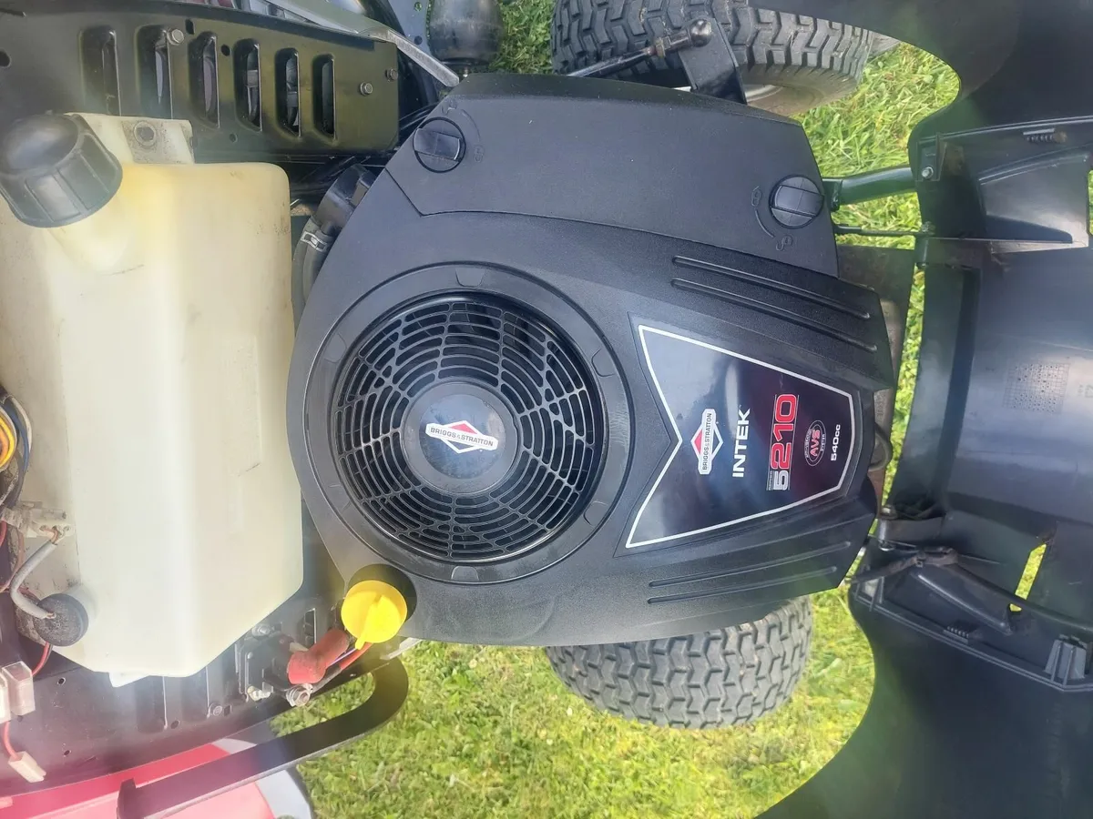 Castlegarden Ride On Lawnmower - Image 3