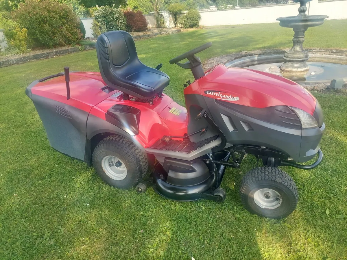 Castlegarden Ride On Lawnmower - Image 1
