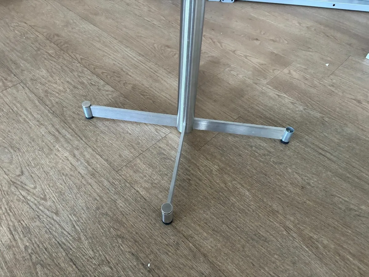 Small office table - Image 4