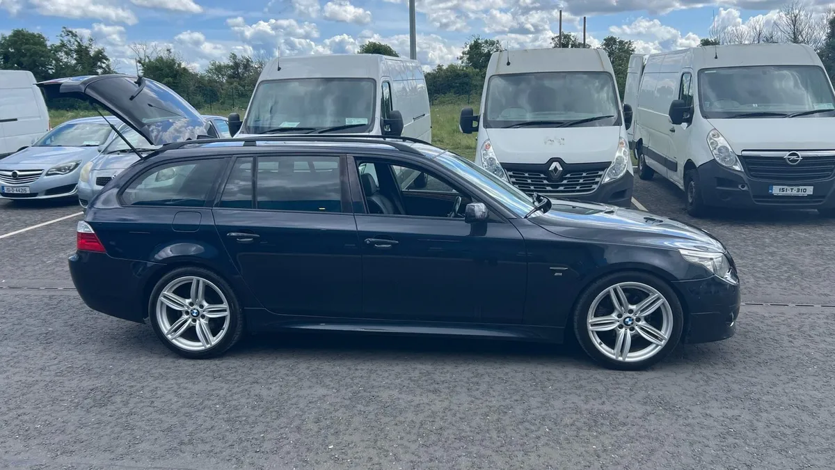 BMW 520d LCI Estate - Image 3