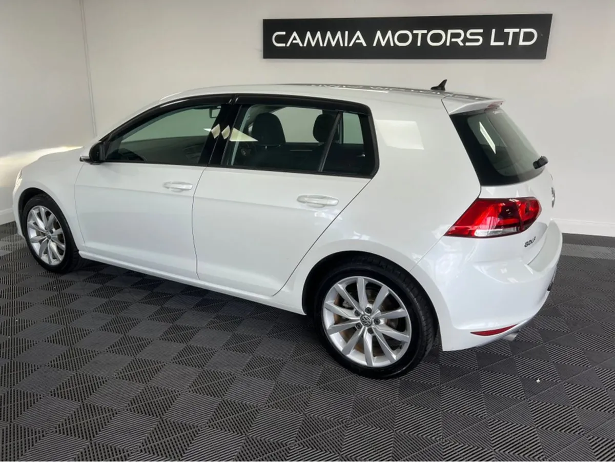 Volkswagen Golf  volkswagen Golf Tsi   bluemotion - Image 4