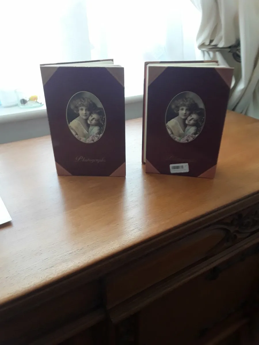 2 Victorian style photo albums - Image 1