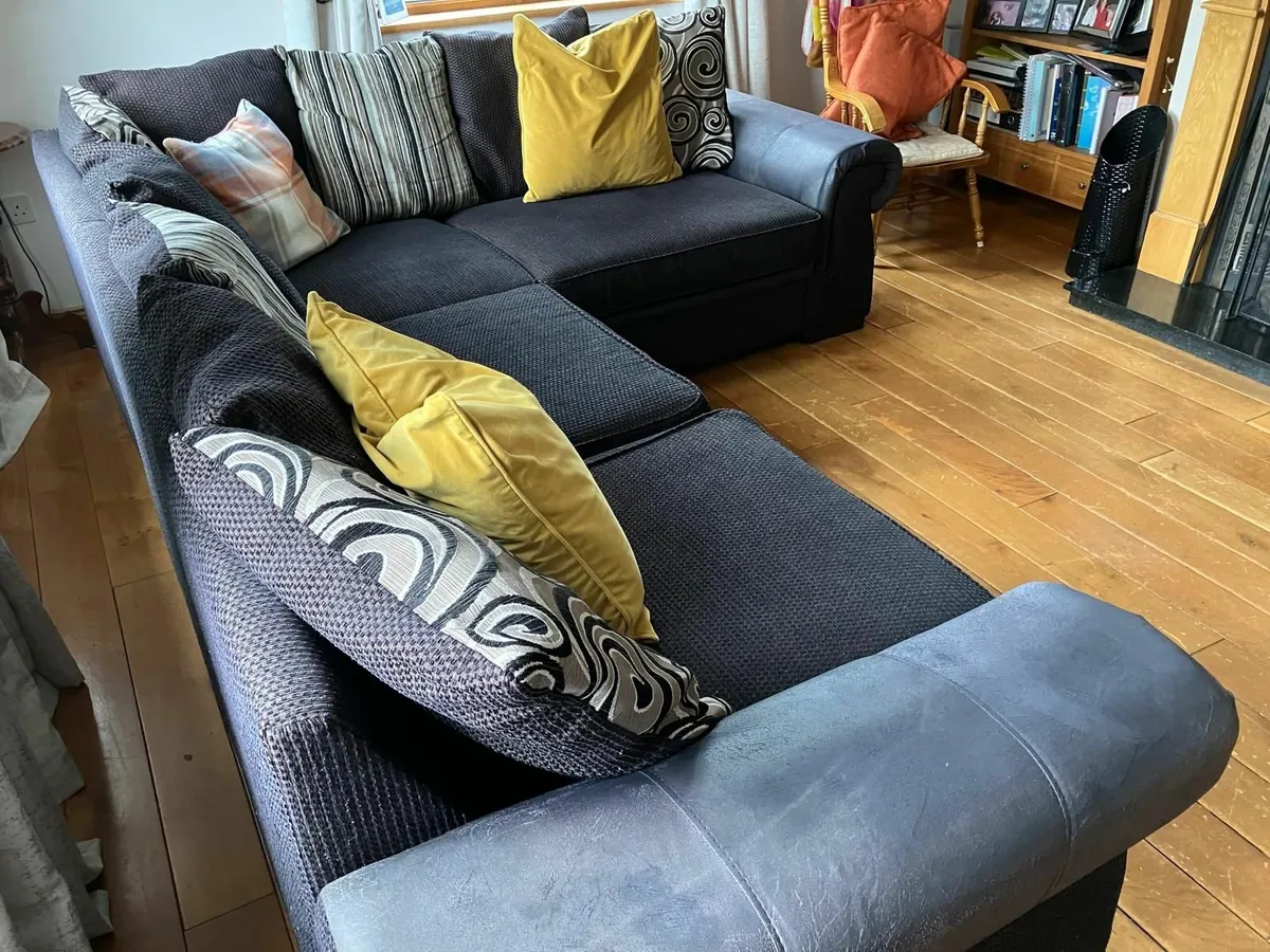 L couch - Image 3