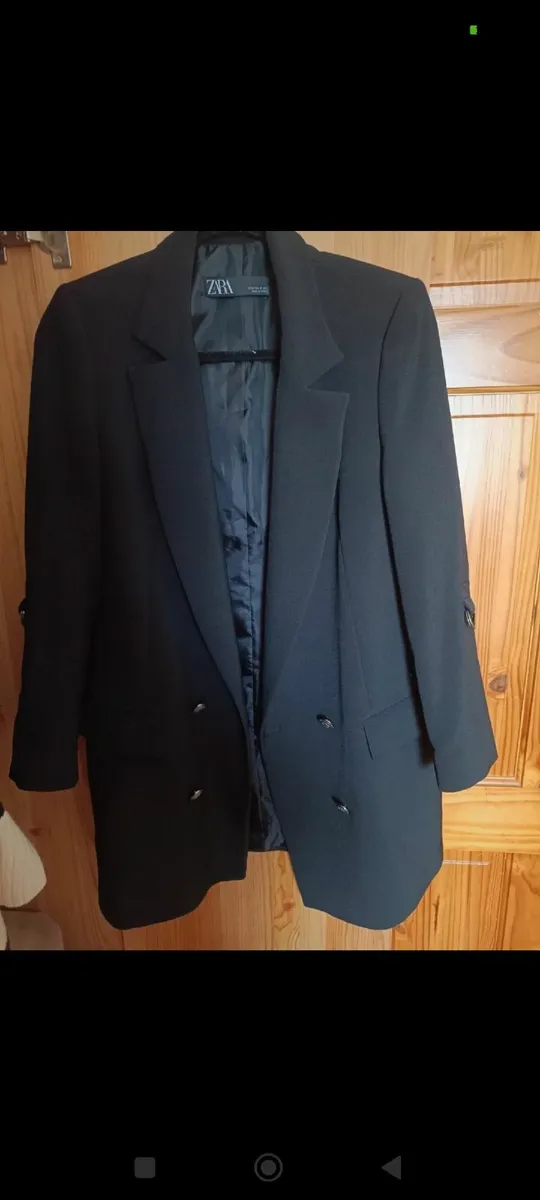 ZARA Black Blazer, Stylish & Versatile, Size XS - Image 1