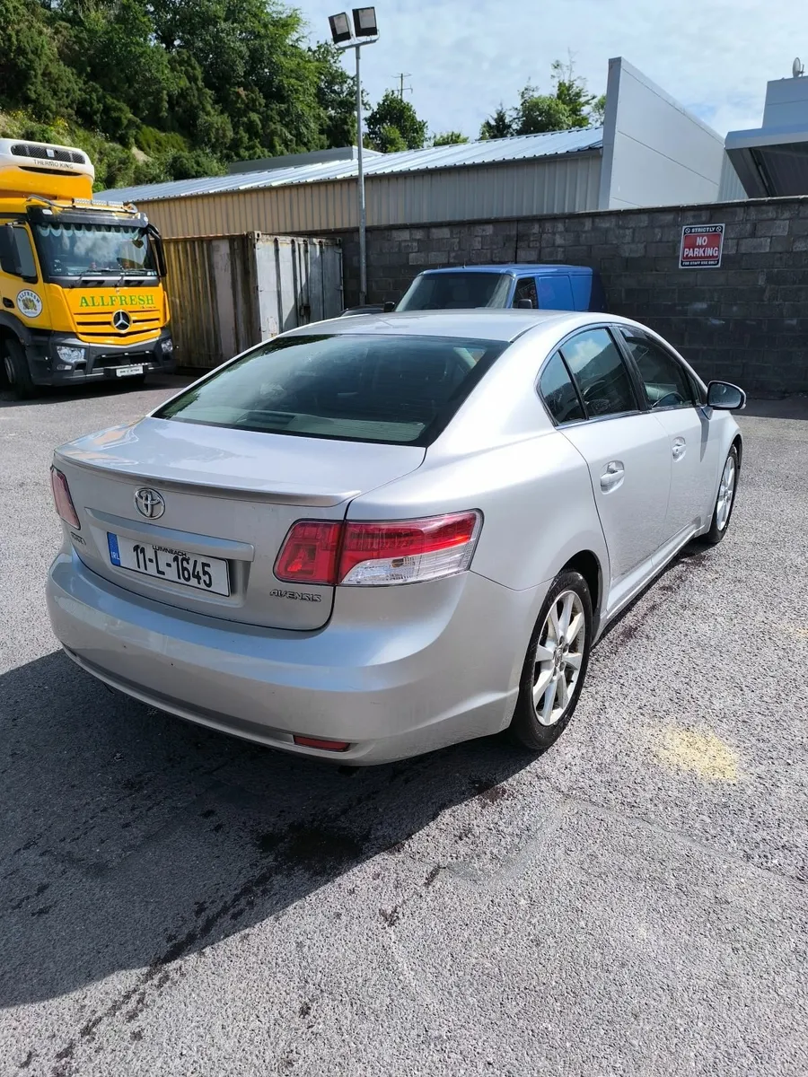 Toyota Avensis 2011 - Image 4