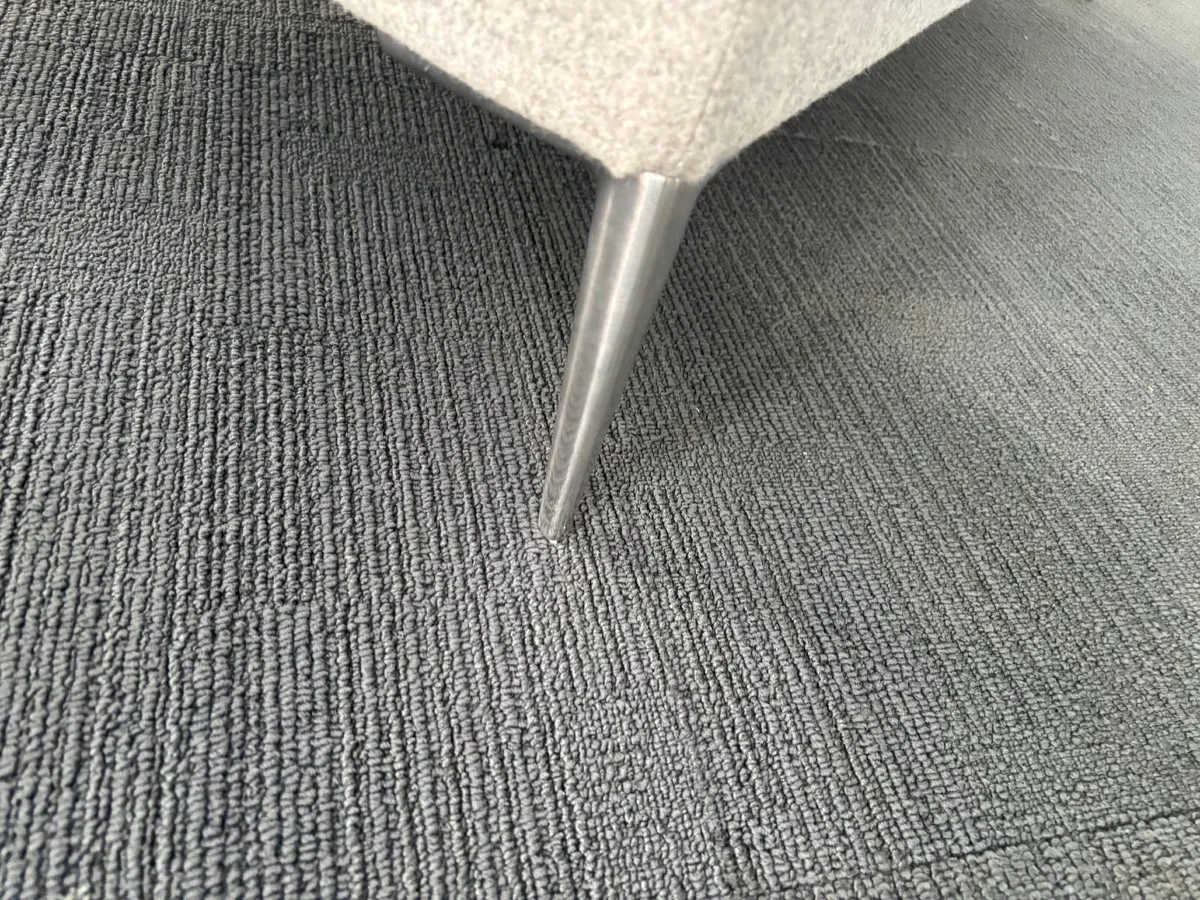 Office Lobby lounger - Image 4