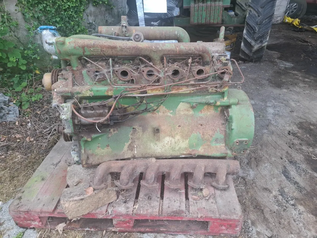 Deere engine. - Image 4