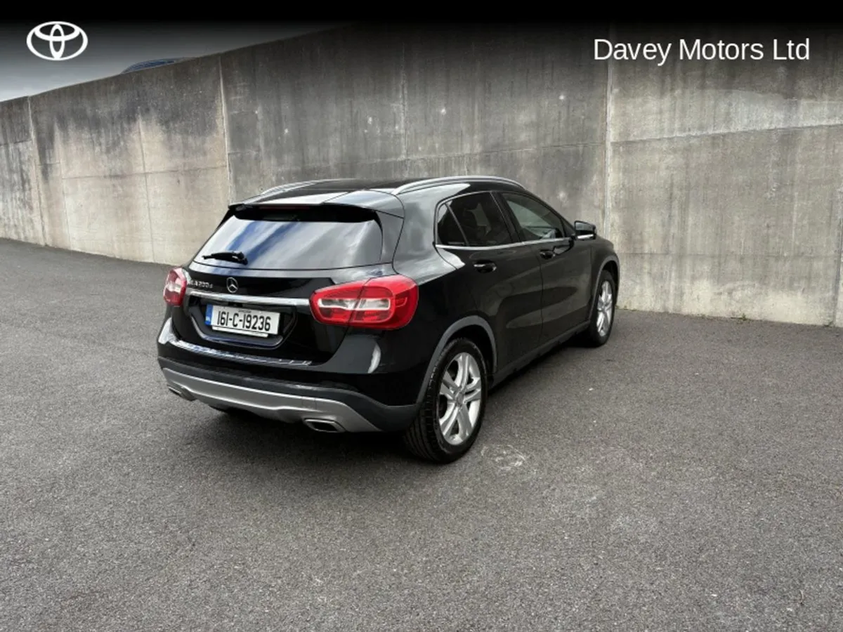 Mercedes-Benz GLA 200 D Sport 5DR - Image 2