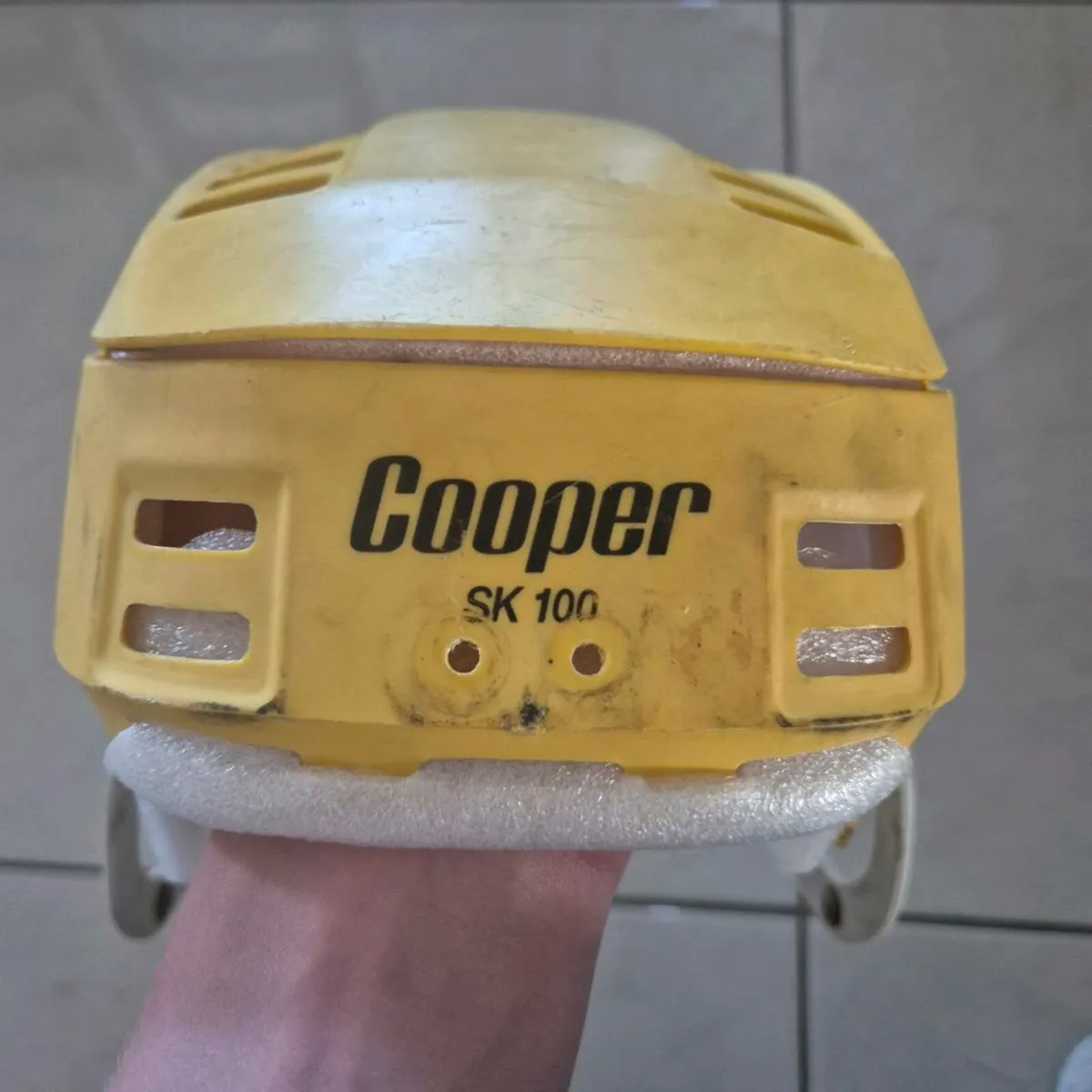 Yellow sk100 hurling helmet - Image 1
