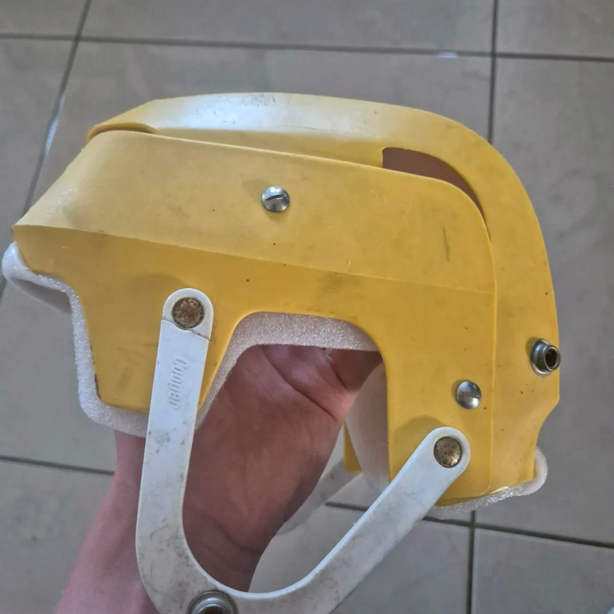 Yellow sk100 hurling helmet - Image 4
