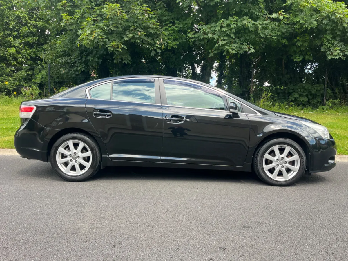 Toyota Avensis 2011 AUTOMATIC - Image 3