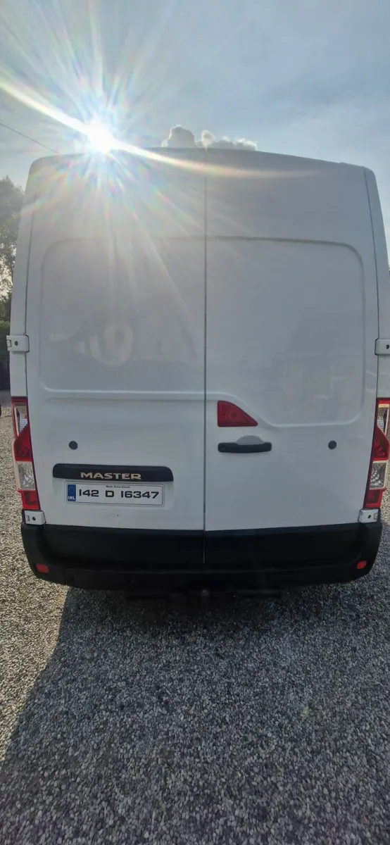 Renault master campervan - Image 2