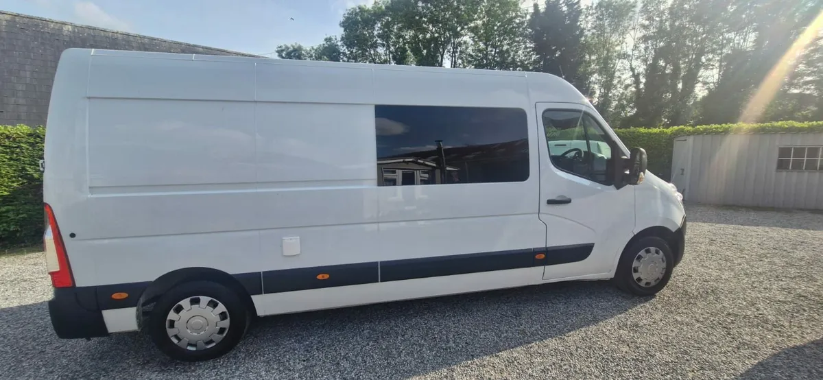 Renault master campervan - Image 4