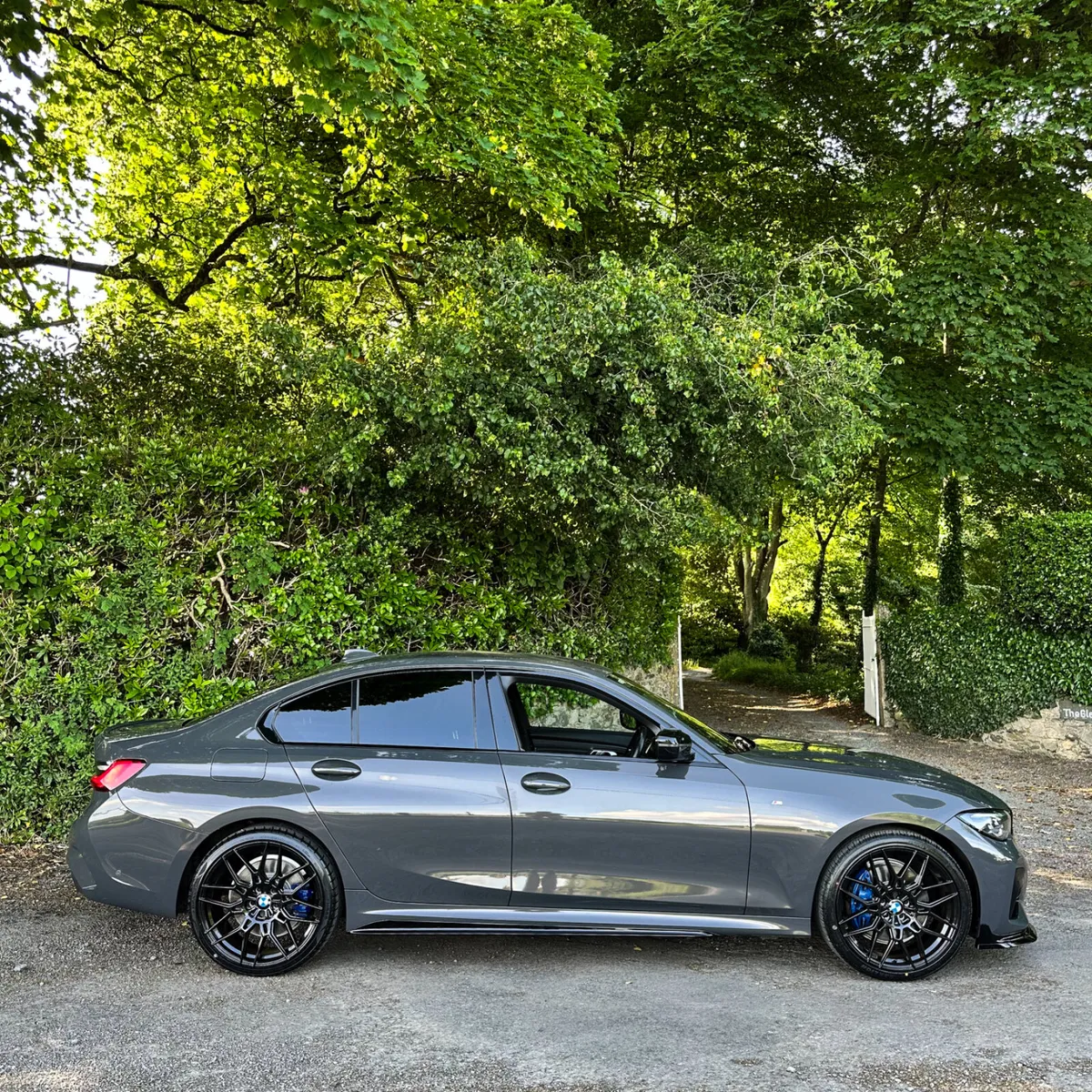 2021 (211)  BMW 330e M-SPORT PRO PACK 290BHP - Image 2