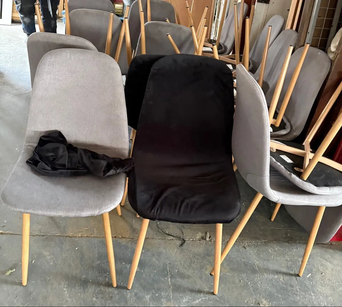 Job Lot of 25 Chairs - Image 2