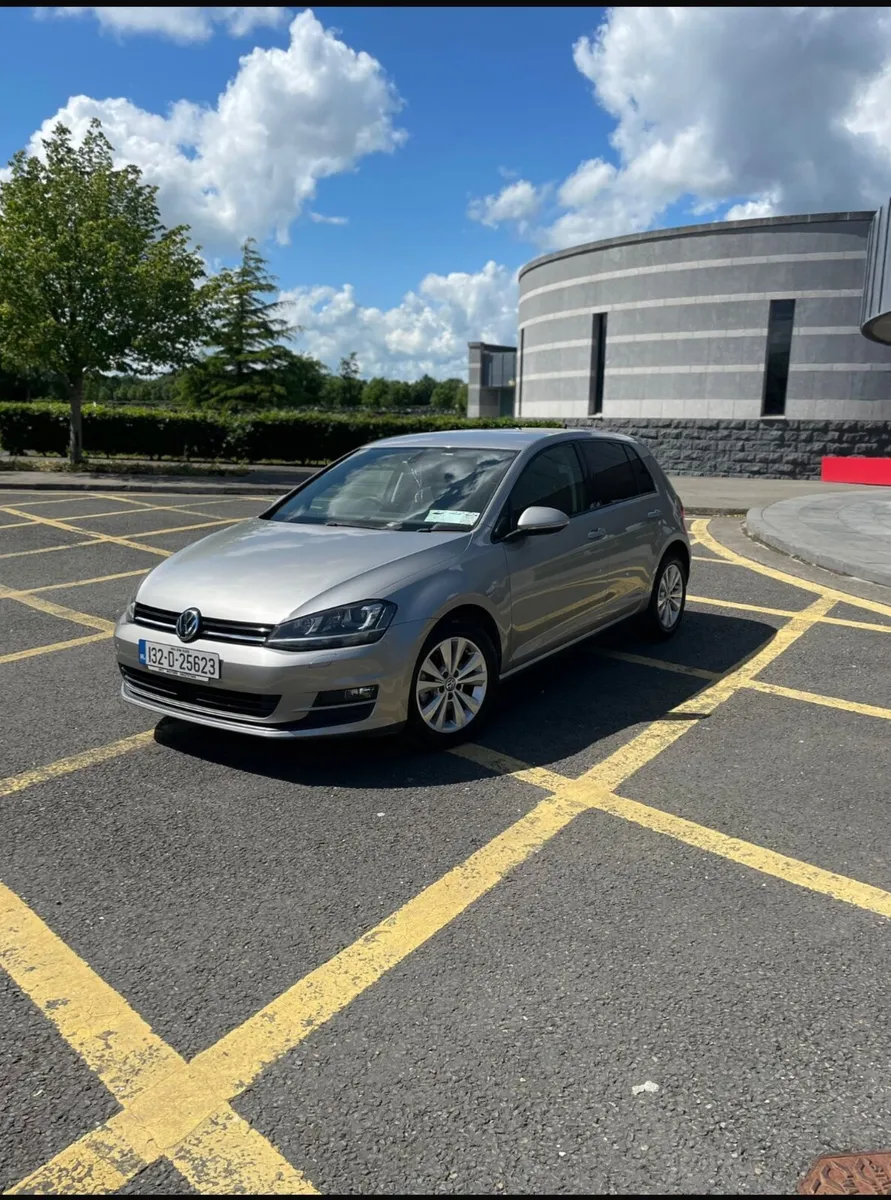 Volkswagen Golf 2013 automatic - Image 1