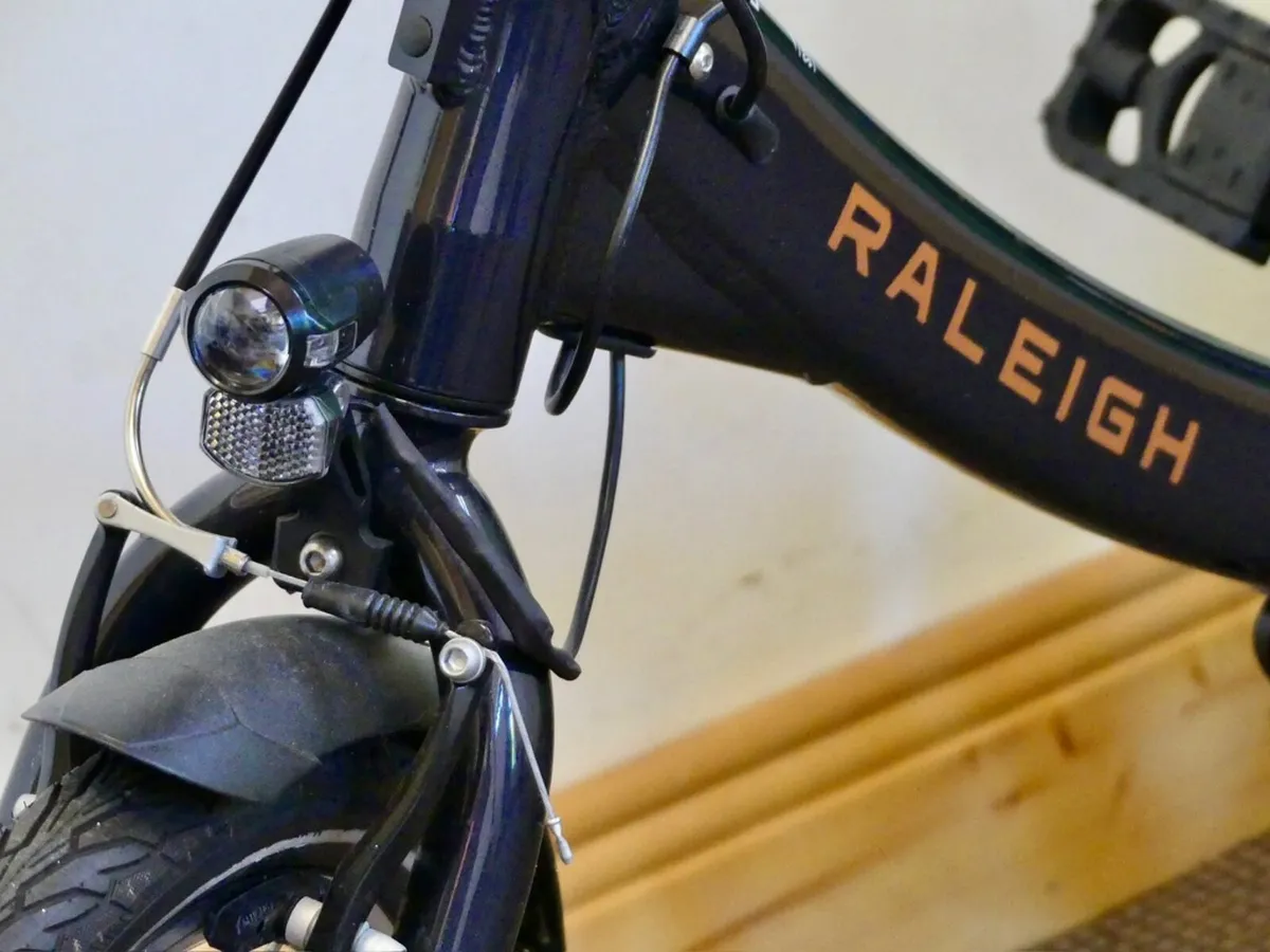 Raleigh Stow-E-Way Electric Folding City Bicycle - Image 2