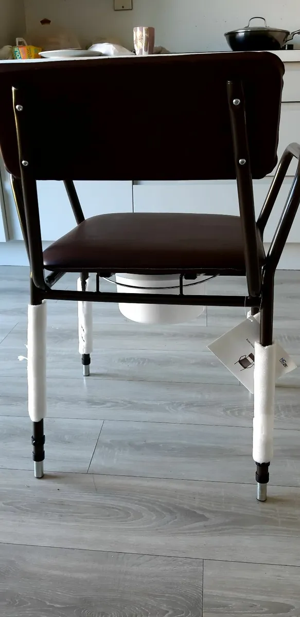Chair commode - Image 1