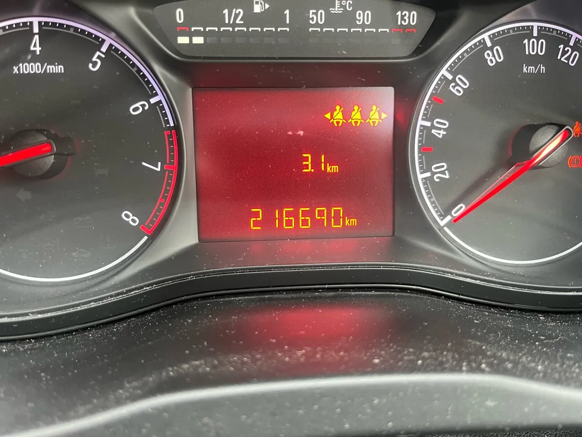 2016 Opel corsa E 1.4 petrol 5 dr taxed / tested - Image 3