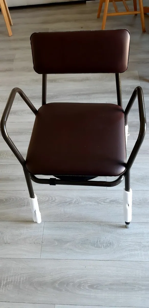 Chair commode - Image 2