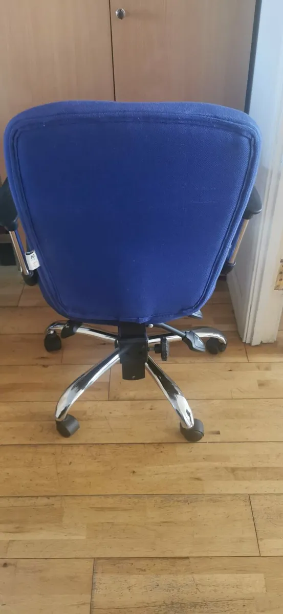 Office chair - Image 3