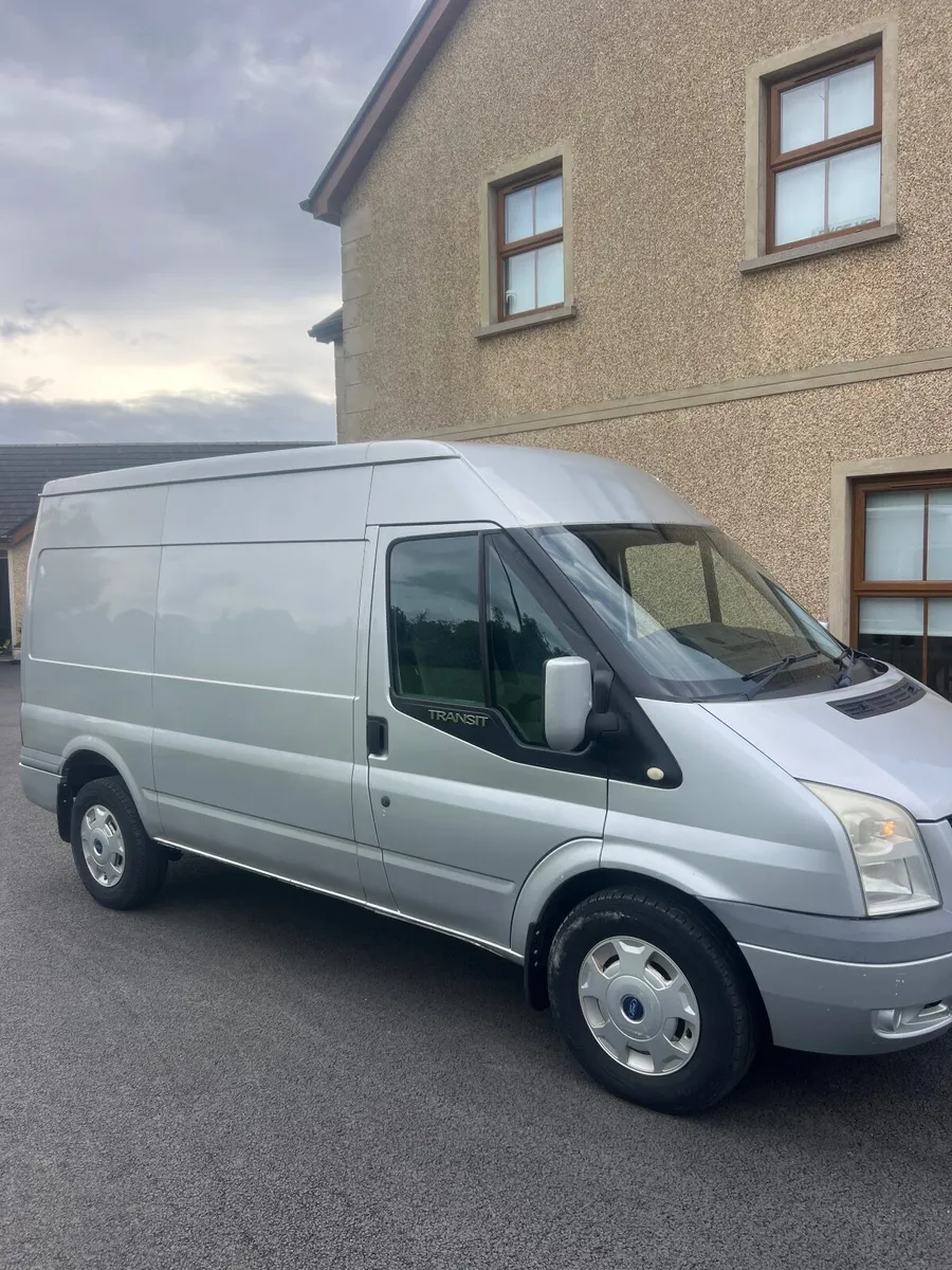 Ford Transit 2010 - Image 1