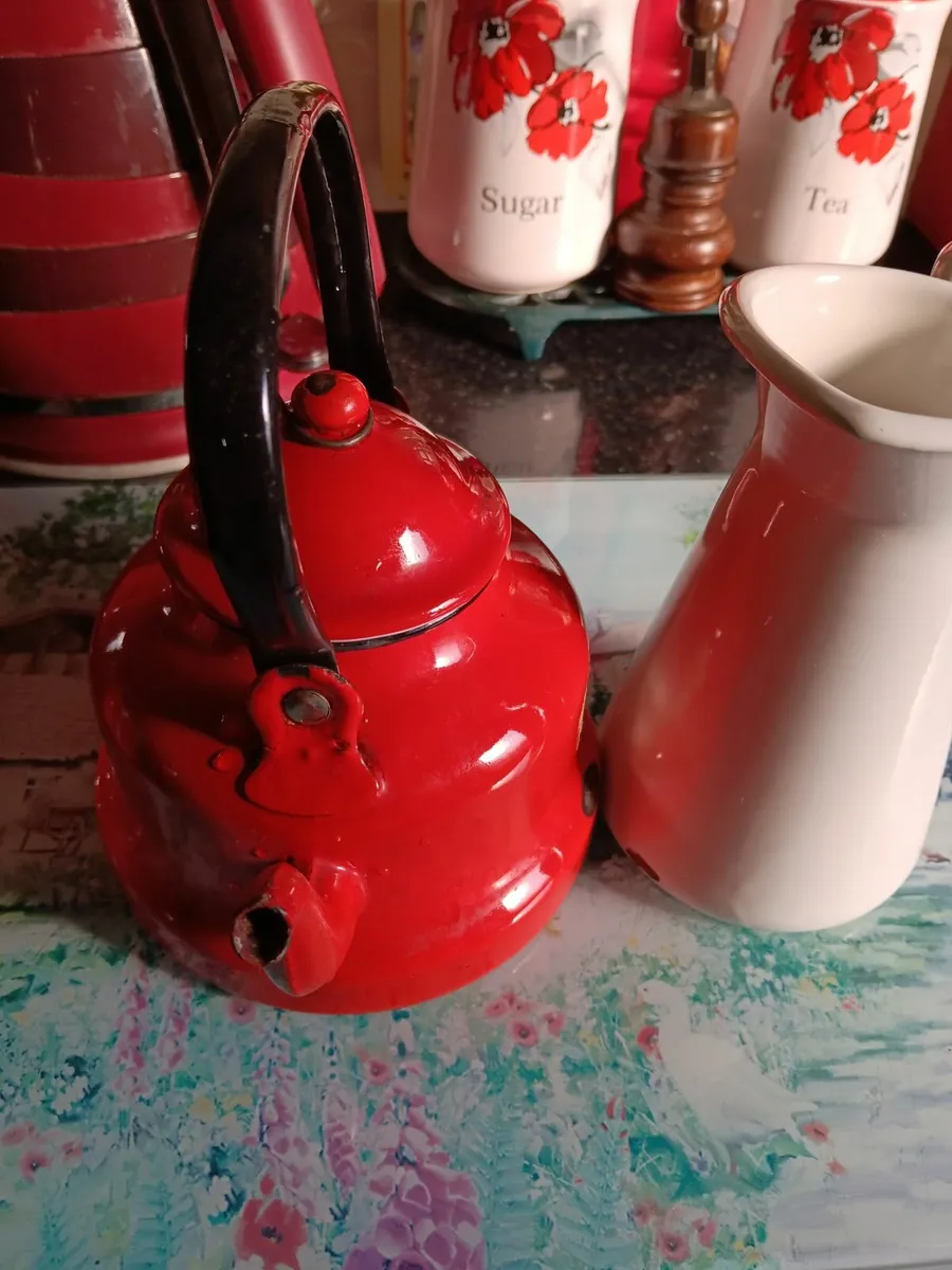 Vintage kettle and jug - Image 3