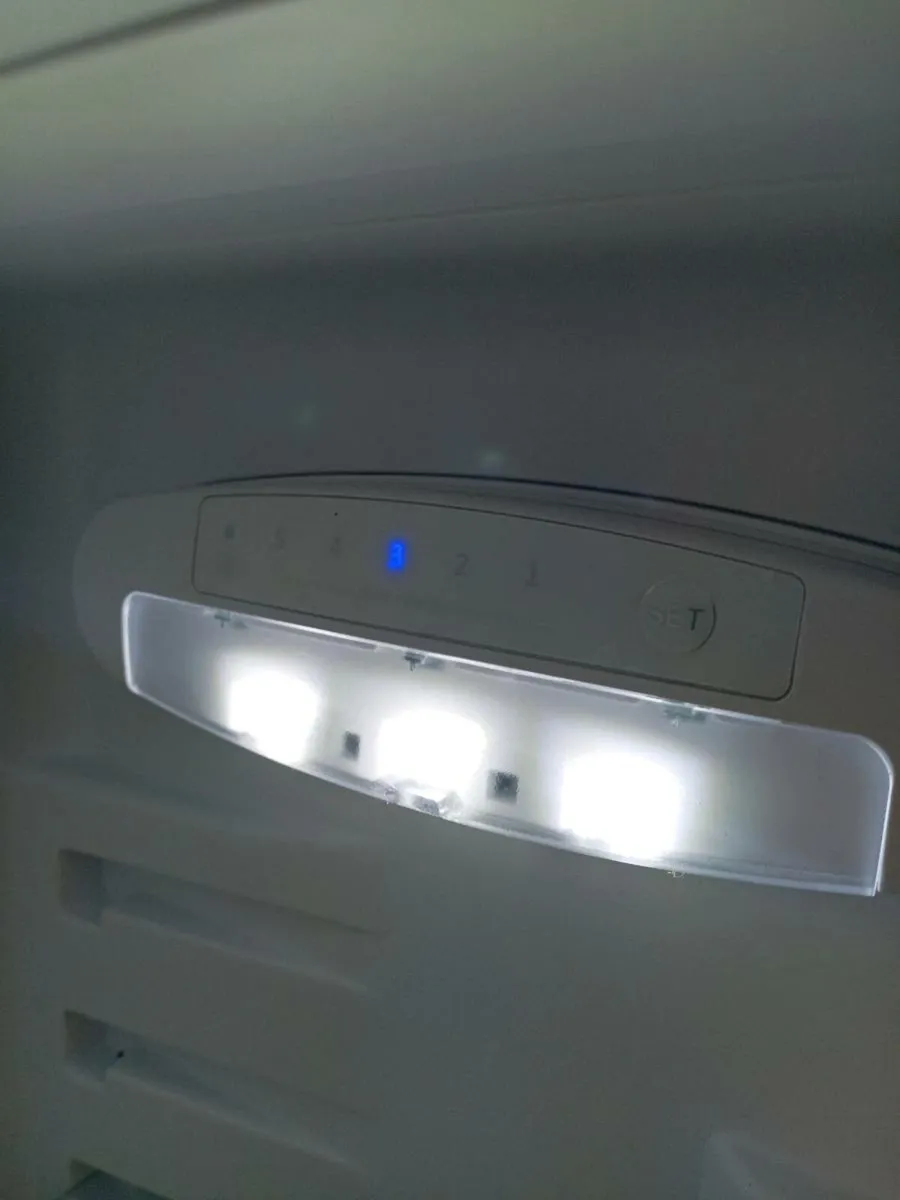 PowerPoint Fridge Freezer - Image 4
