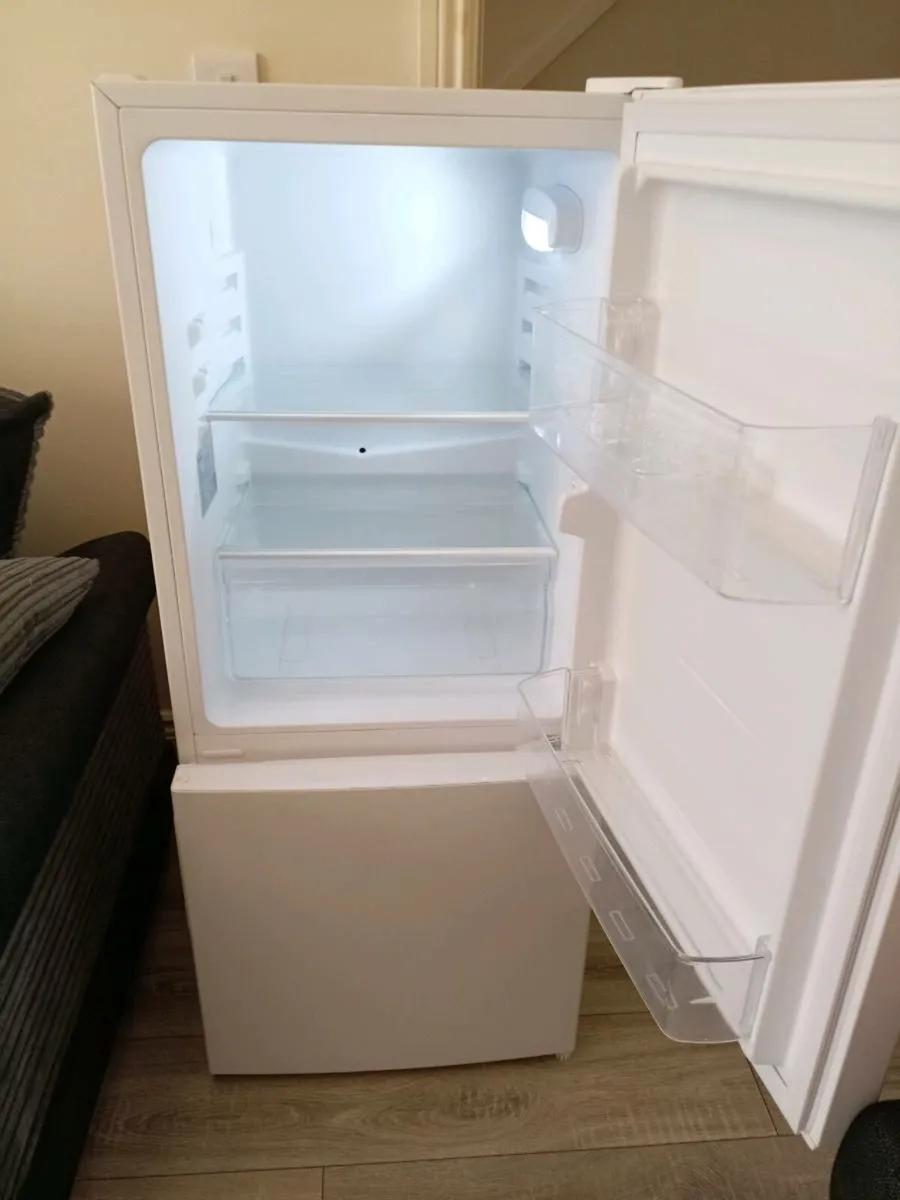 PowerPoint Fridge Freezer - Image 2