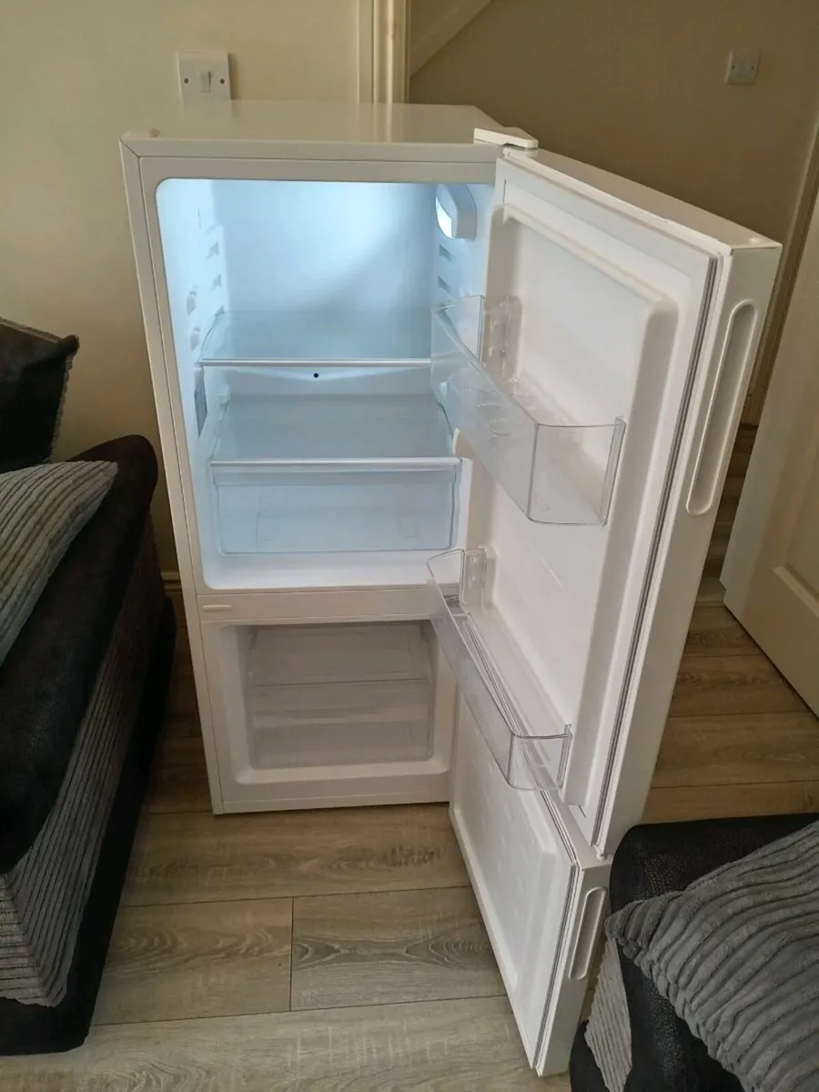 PowerPoint Fridge Freezer - Image 3