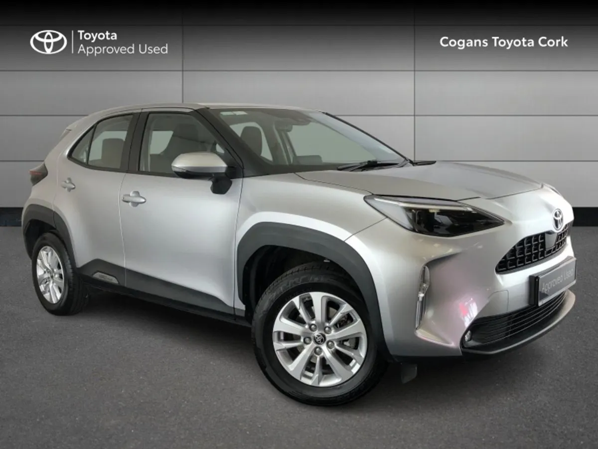 Toyota Yaris Cross CR Luna 4DR Auto - Image 1