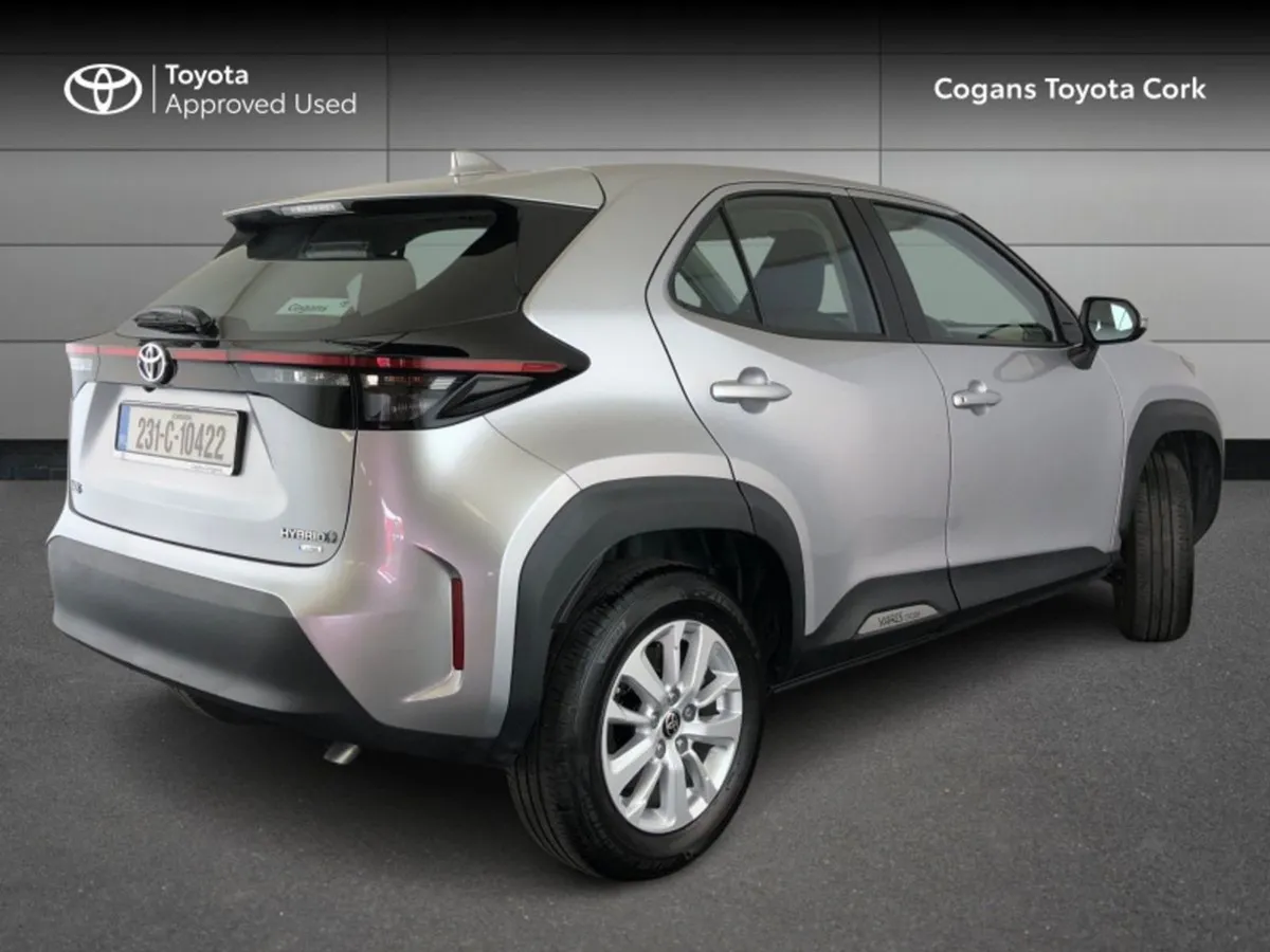 Toyota Yaris Cross CR Luna 4DR Auto - Image 2