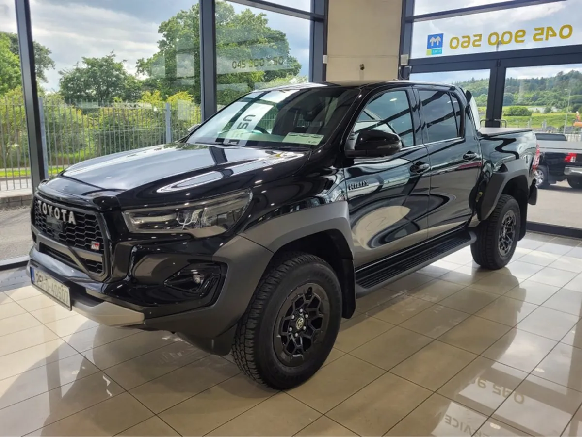 Toyota HiLux 2.8 GR Sport II - Image 1