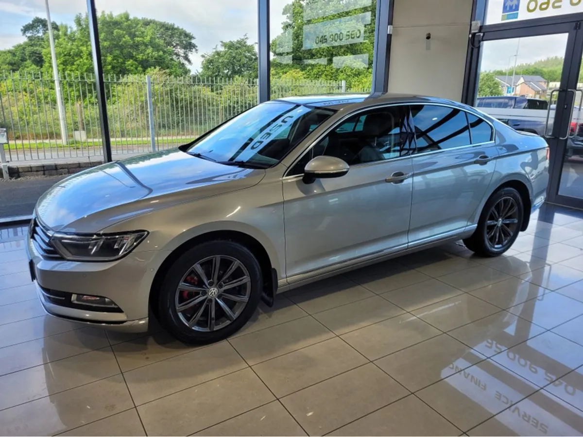 Volkswagen Passat Highline 1.6 TDI Manual 6speed - Image 1