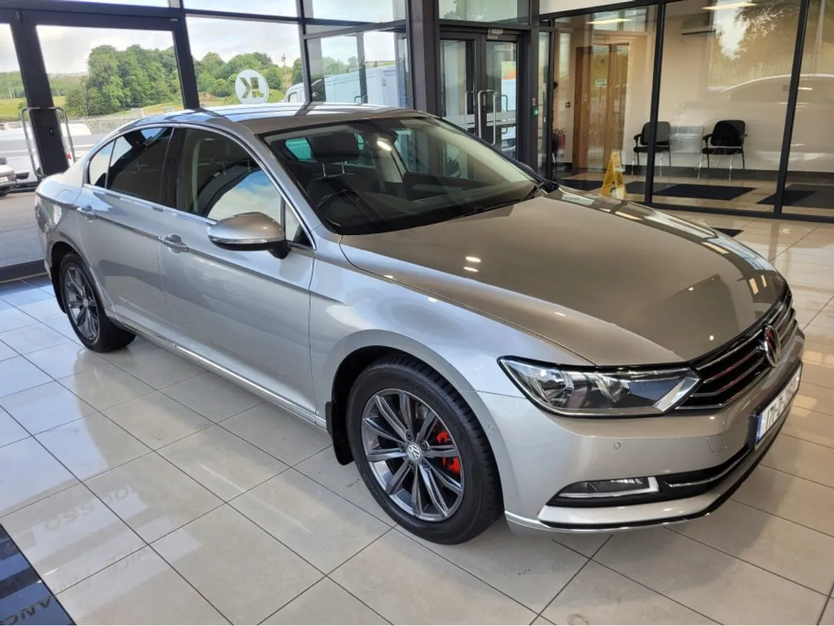 Volkswagen Passat Highline 1.6 TDI Manual 6speed - Image 2