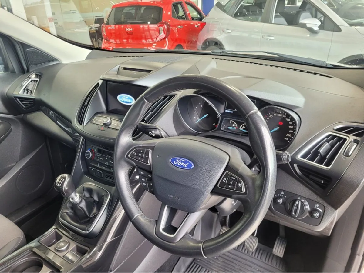 Ford Kuga Titanium 1.5 Tdci 120PS 4DR MAN - Image 4
