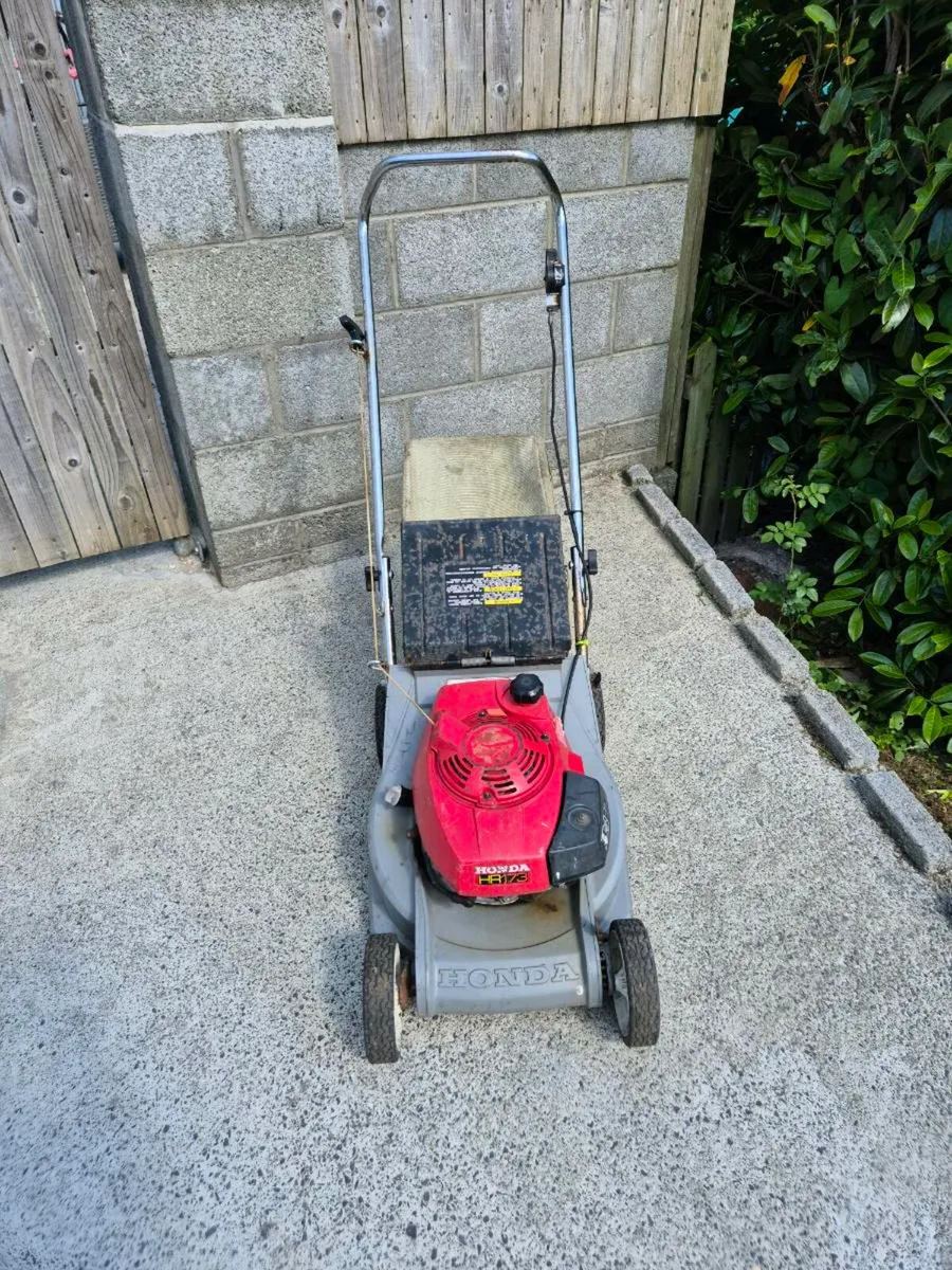 Honda push lawnmower - Image 1