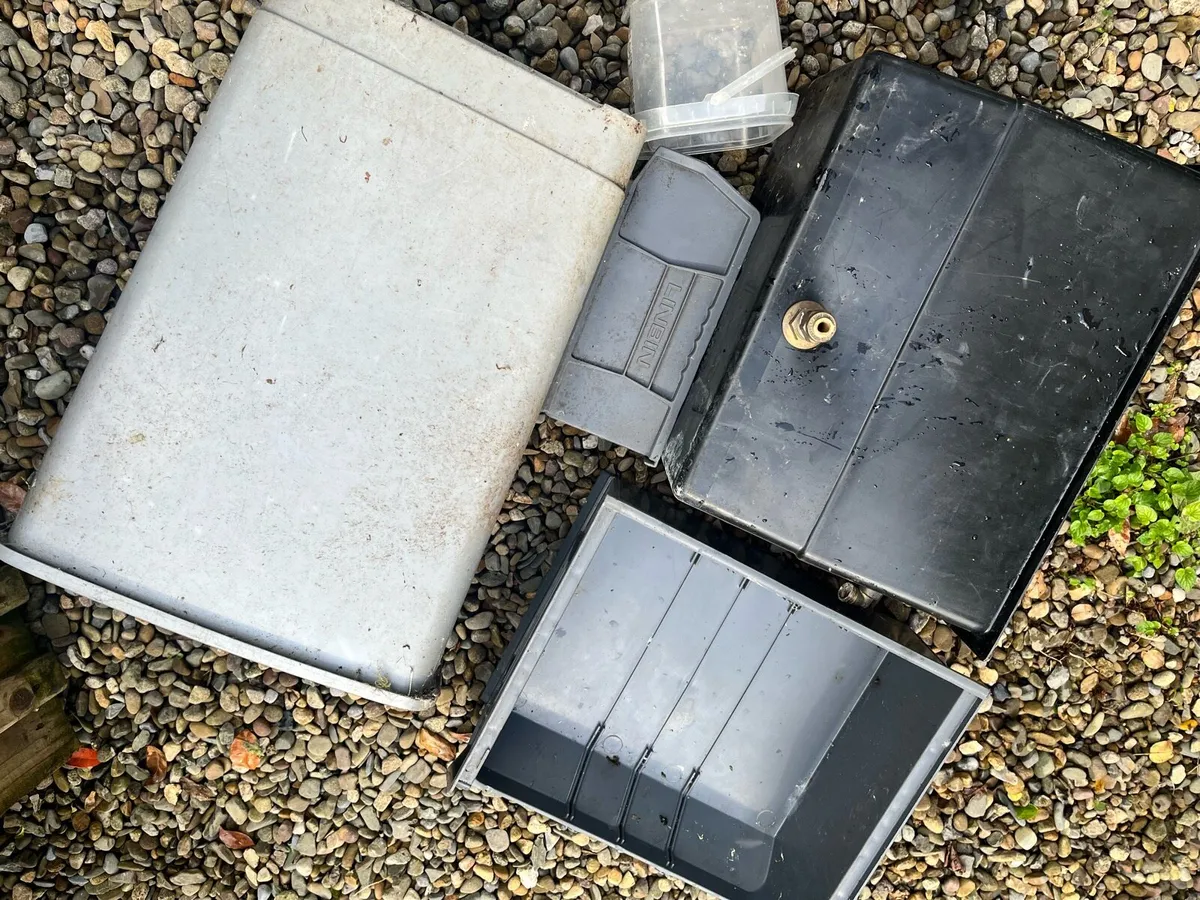 Bundle of unwanted items - Image 1