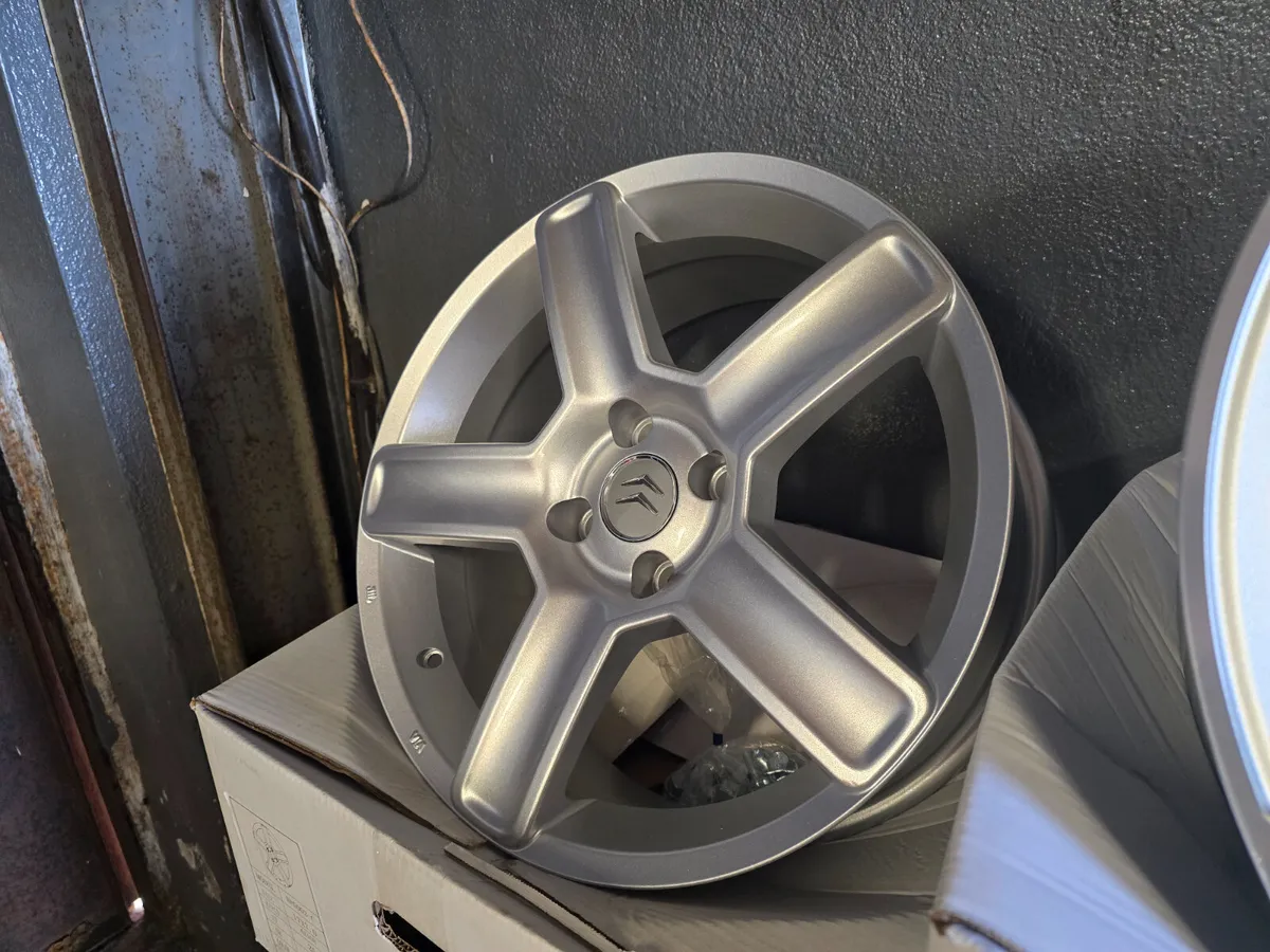 **Special** 17" Peugeot Vortex Style - Image 1