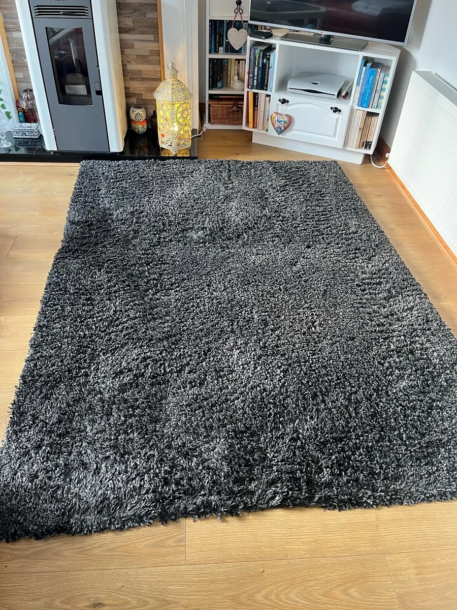 Large Rug - Image 2