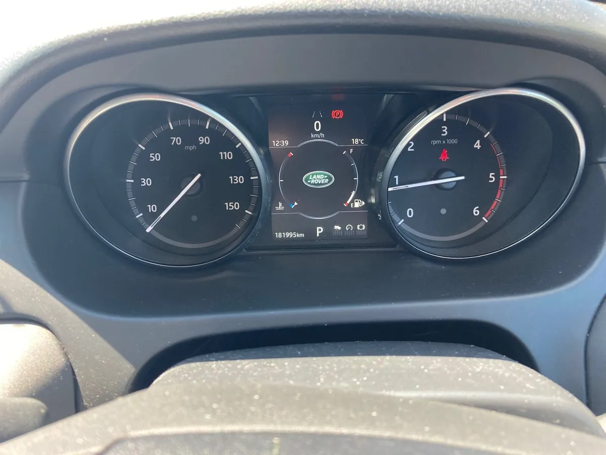 Land Rover Discovery Sport 2018 - Image 3