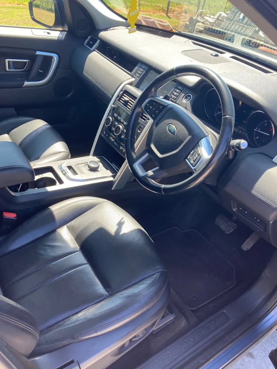 Land Rover Discovery Sport 2018 - Image 4
