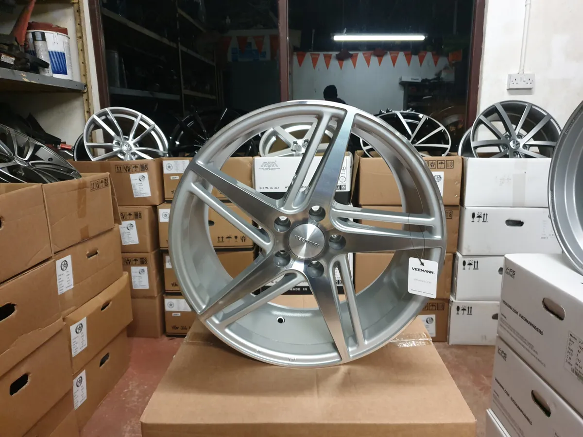 **Special** 18" VEEMANN V-FS31 - Image 1