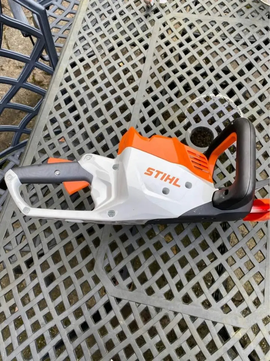 Stihl HSA 50 Battery Hedge Trimmer - Image 1