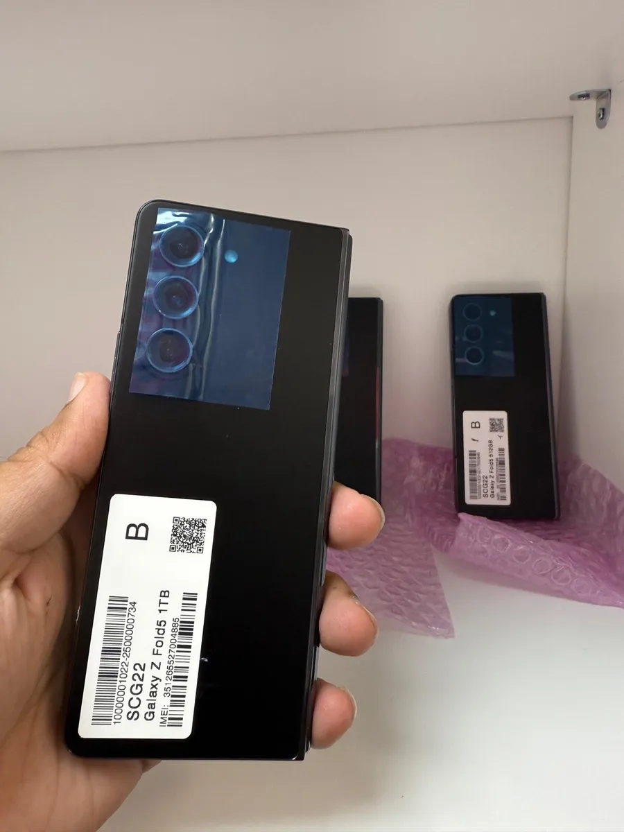 Samsung Fold 5 256gb Phone - Image 3