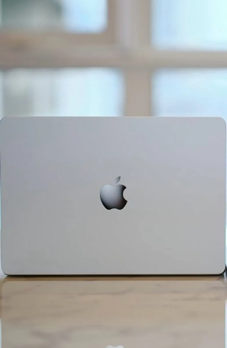 MacBook Air M2 - Image 3