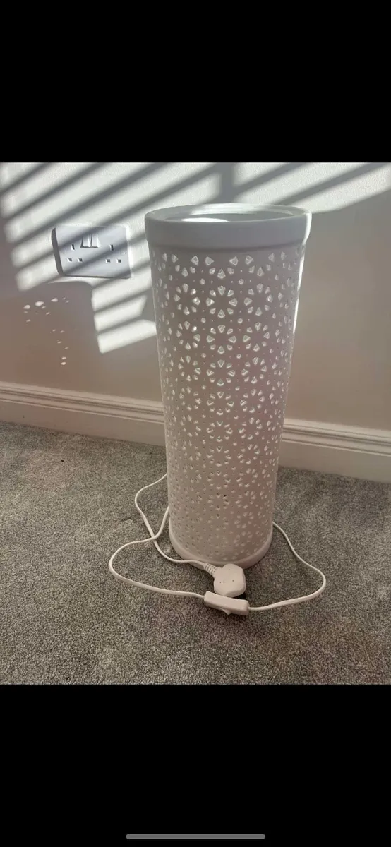 Table lamp