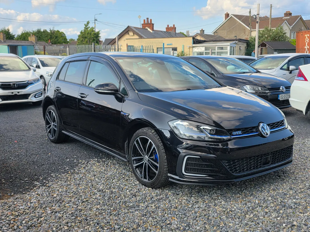 Volkswagen Golf GTE 1.4L Plug-in Hybrid | Black - Image 1